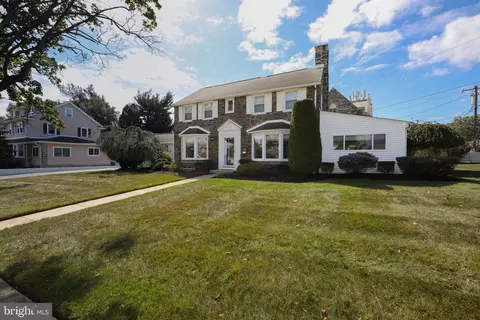 386 Lombardy Rd, Drexel Hill, PA 19026