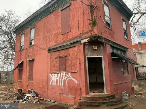 901 W 7th St, Chester, PA 19013