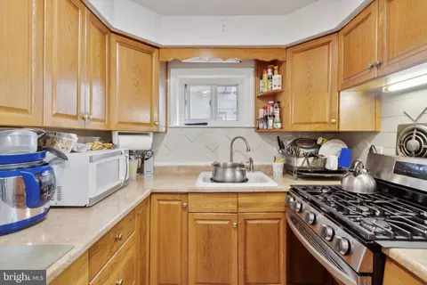6920 Clinton Rd, Upper Darby, PA 19082 photo 8