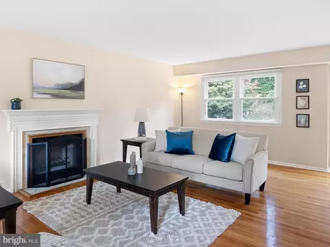 Living - 4001 Stirrup Ct, Boothwyn, PA 19061 photo 2 of 3