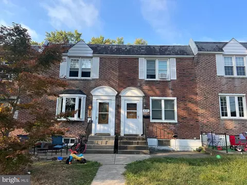 439 Park Dr, Glenolden, PA 19036