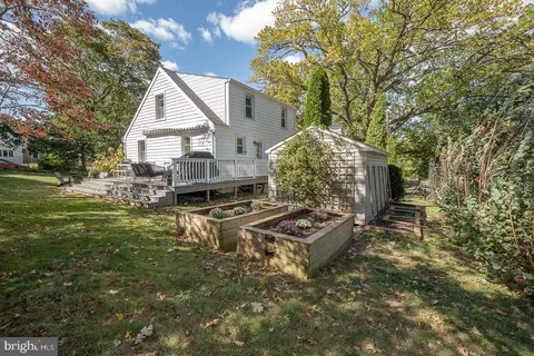 Exterior - 107 Radnor Rd, Wayne, PA 19087 photo 8 of 9