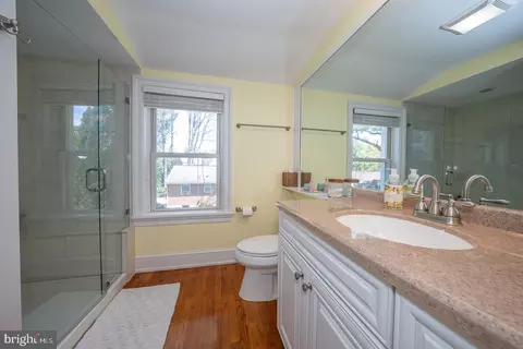 Bath - 107 Radnor Rd, Wayne, PA 19087 photo 4 of 5