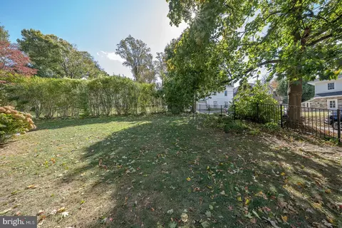 Exterior - 107 Radnor Rd, Wayne, PA 19087 photo 9 of 9
