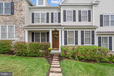 428 Ravenscliff Dr, Media, PA 19063