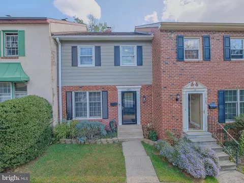 587 E Saint Andrews Dr, Media, PA 19063
