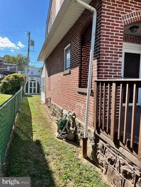 Exterior - 31 Spruce St, Marcus Hook, PA 19061 photo 5 of 7