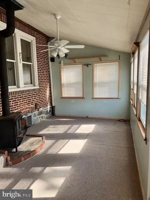 Exterior - 31 Spruce St, Marcus Hook, PA 19061 photo 3 of 7