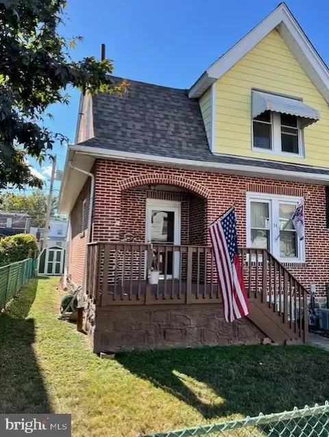 Exterior - 31 Spruce St, Marcus Hook, PA 19061 photo 2 of 7
