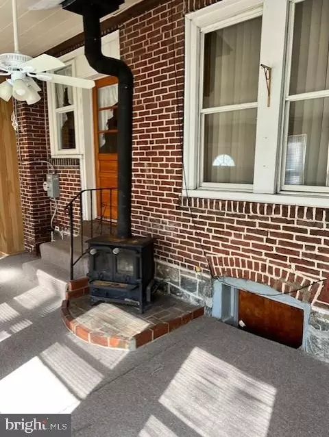 Exterior - 31 Spruce St, Marcus Hook, PA 19061 photo 4 of 7