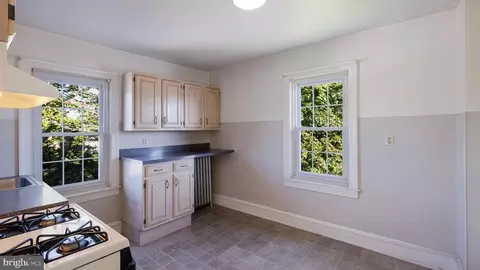 305 W Wayne Ave, Wayne, PA 19087 photo 9