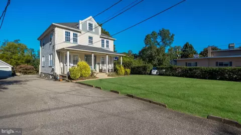 305 W Wayne Ave, Wayne, PA 19087 photo 3