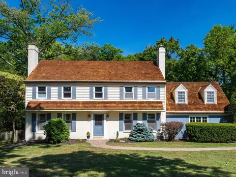 817 Malin Rd, Newtown Square, PA 19073