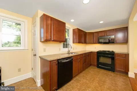 10 Windsor Cir, Springfield, PA 19064 photo 27