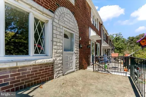 576 N Sycamore Ave, Clifton Heights, PA 19018