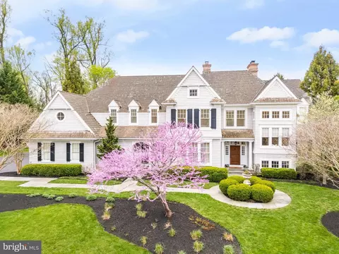 205 Carriage Ln, Newtown Square, PA 19073