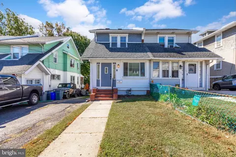 712 Summit Ave, Prospect Park, PA 19076