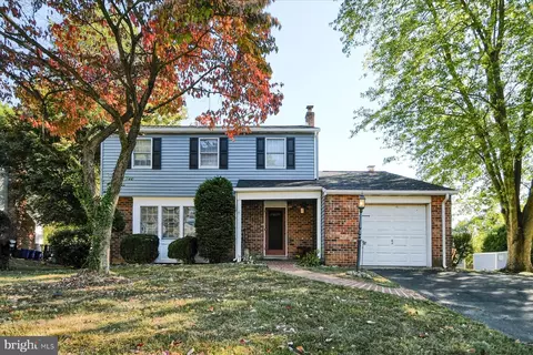 202 Bridge Rd, Ogden, PA 19061