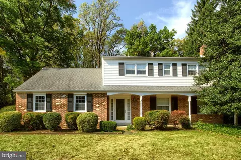 105 Waterford Cir, Wallingford, PA 19086