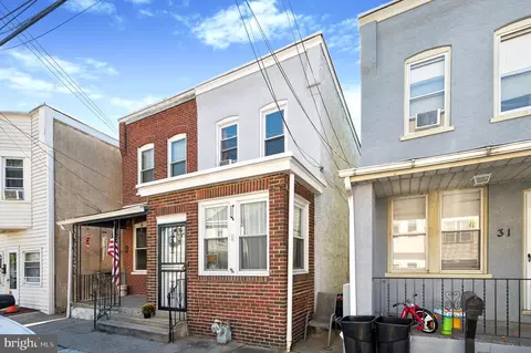 29 W 3rd St, Marcus Hook, PA 19061