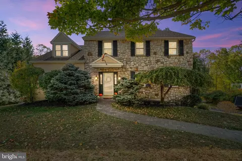 43 Langstoon Ln, Media, PA 19063