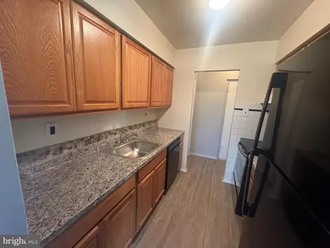 280 Bridgewater Rd #J15, Brookhaven, PA 19015