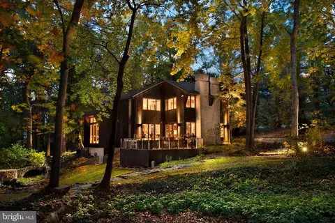 475 Glenmary Ln, Wayne, PA 19087