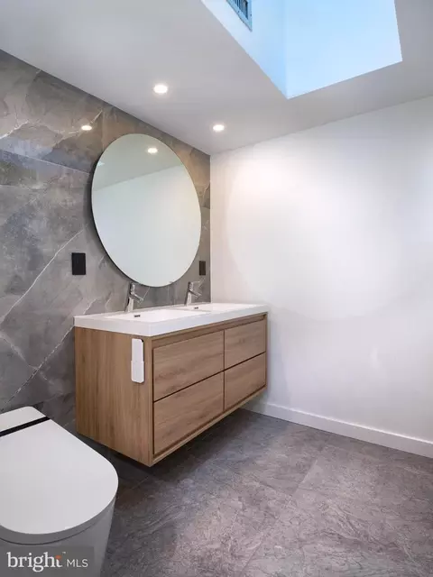 Bath - 475 Glenmary Ln, Wayne, PA 19087 photo 5 of 6