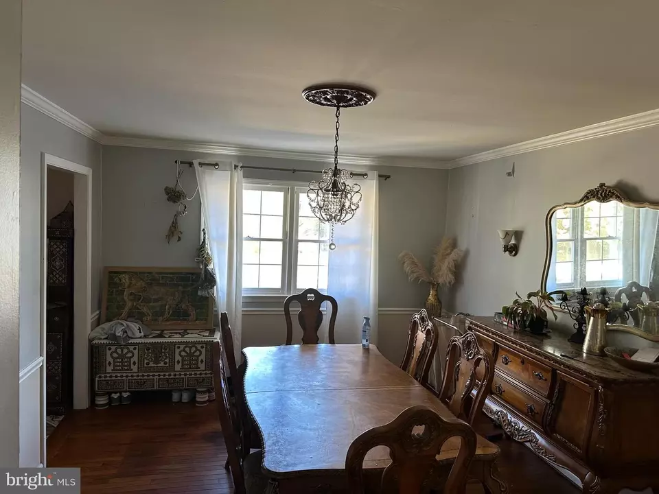Dining - 454 Brookfield Rd, Drexel Hill, PA 19026 photo 1 of 1