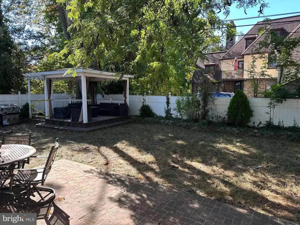 Exterior - 454 Brookfield Rd, Drexel Hill, PA 19026 photo 2 of 2