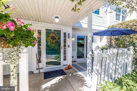 125 Deerfield Ct, Glen Mills, PA 19342