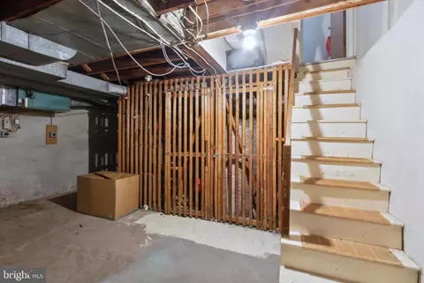 Entry Way - 404 Midvale Rd, Upper Darby, PA 19082 photo 1 of 1