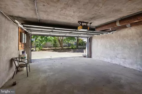 Exterior - 404 Midvale Rd, Upper Darby, PA 19082 photo 3 of 5