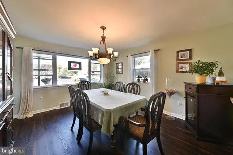 Dining - 314 Ogden Pl, Springfield, PA 19064 photo 3 of 3