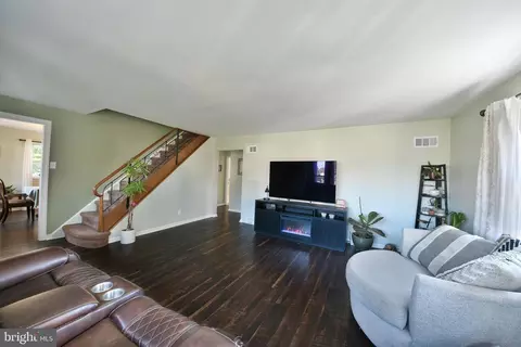 Entry Way - 314 Ogden Pl, Springfield, PA 19064 photo 2 of 2