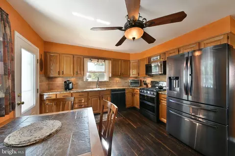 Kitchen - 314 Ogden Pl, Springfield, PA 19064 photo 2 of 4