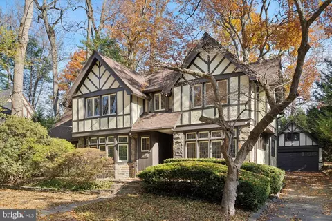323 Valley Rd, Havertown, PA 19083