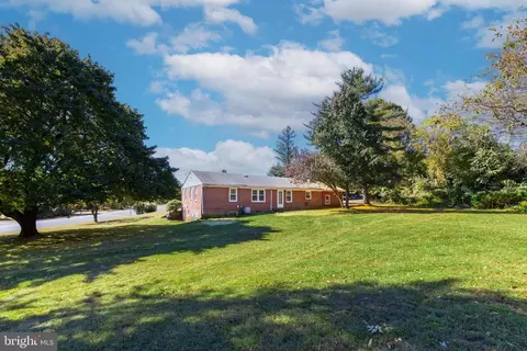 Exterior - 1084 Flora Ln, Boothwyn, PA 19061 photo 3 of 3
