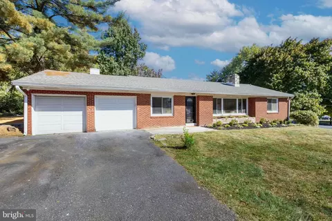 Exterior - 1084 Flora Ln, Boothwyn, PA 19061 photo 2 of 3
