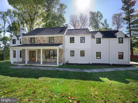657 Lakeview Cir, Newtown Square, PA 19073