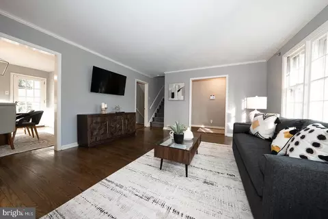 Living - 429 Conestoga Rd, Wayne, PA 19087 photo 4 of 5