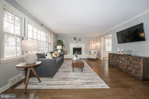Living - 429 Conestoga Rd, Wayne, PA 19087 photo 1 of 5