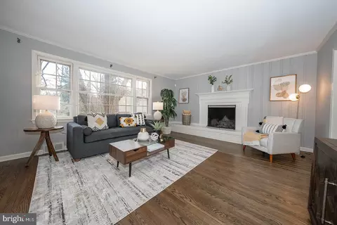 Living - 429 Conestoga Rd, Wayne, PA 19087 photo 2 of 5