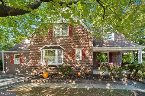 237 E Springfield Rd, Springfield, PA 19064