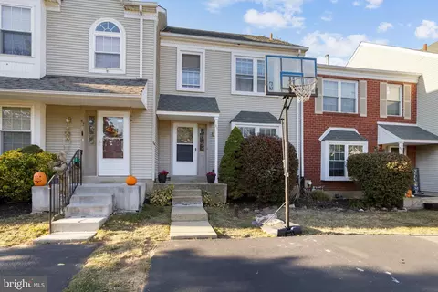 42 Victoria Dr, Aston, PA 19014