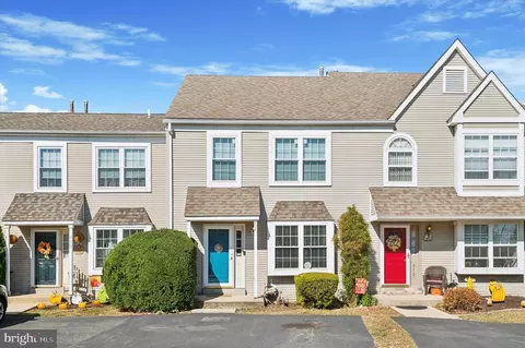 714 Heather Ln, Aston, PA 19014