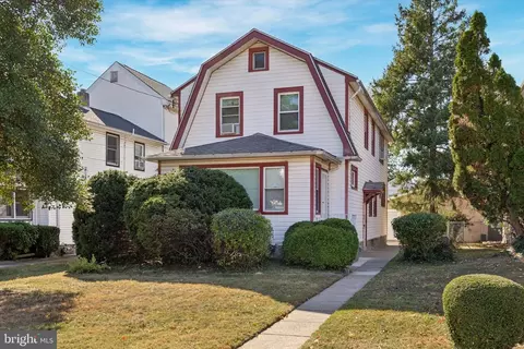 56 S Woodlawn Ave, Aldan, PA 19018