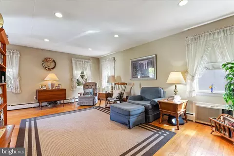 518 Broadview Rd, Upper Darby, PA 19082 photo 5