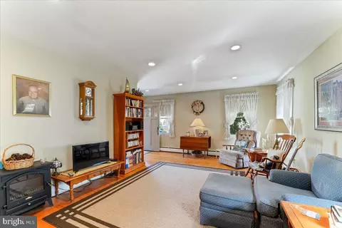 518 Broadview Rd, Upper Darby, PA 19082 photo 7