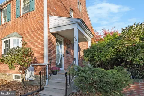 310 Steel Rd, Havertown, PA 19083
